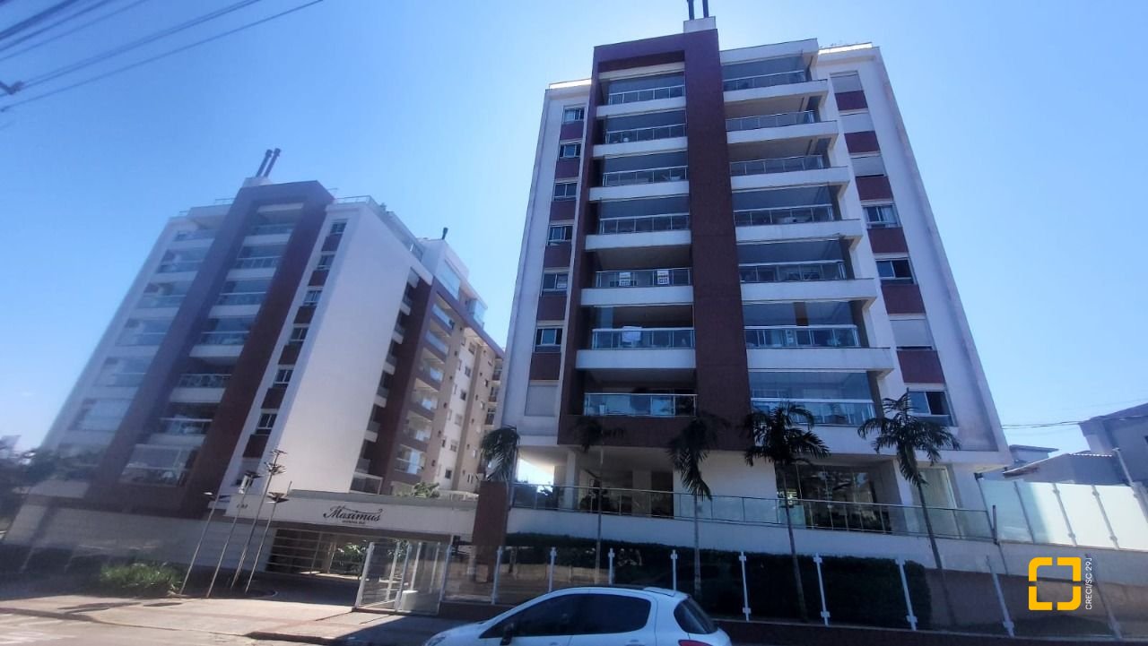 Apartamento com 94m², 4 quartos (sendo 1 suíte), 2 garagens, no bairro Capoeiras em Florianópolis
