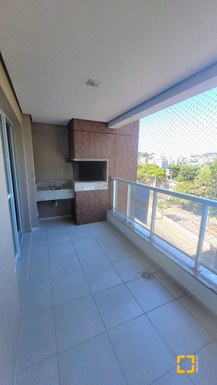 Apartamento com 94m², 4 quartos (sendo 1 suíte), 2 garagens, no bairro Capoeiras em Florianópolis