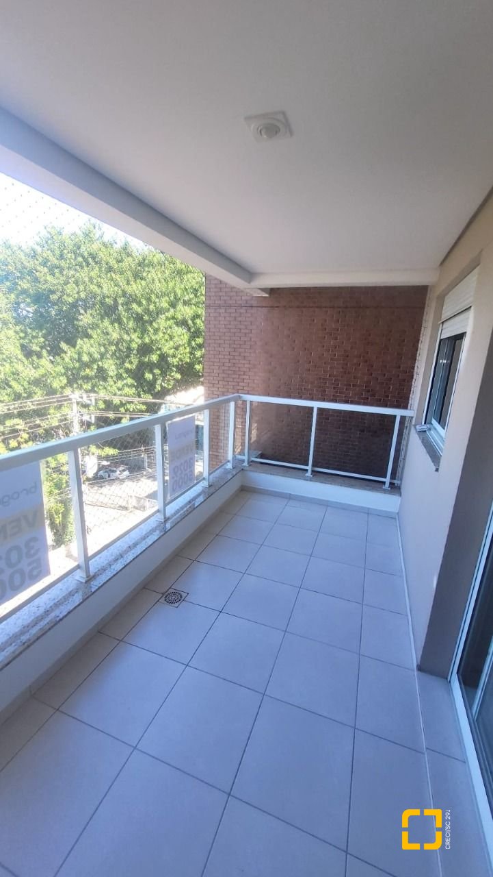 Apartamento com 94m², 4 quartos (sendo 1 suíte), 2 garagens, no bairro Capoeiras em Florianópolis