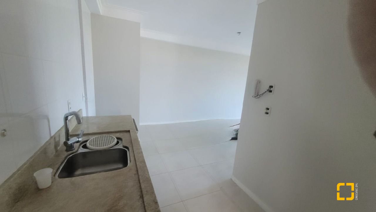 Apartamento com 94m², 4 quartos (sendo 1 suíte), 2 garagens, no bairro Capoeiras em Florianópolis