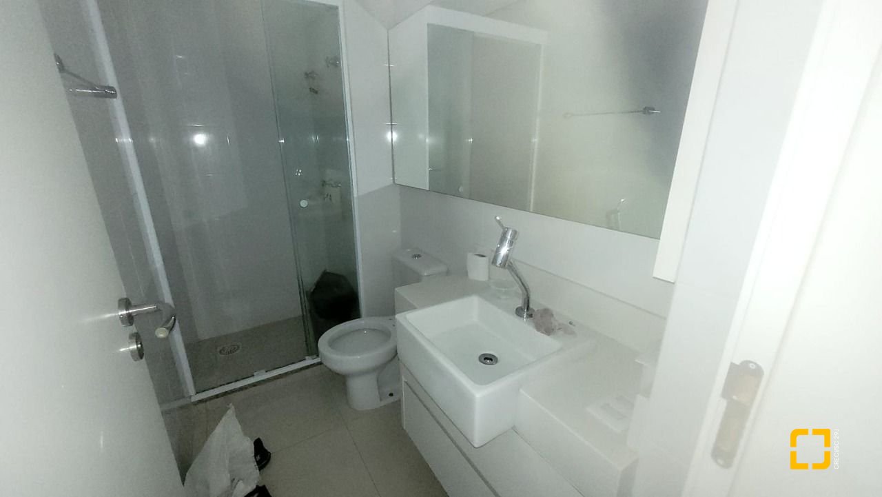 Apartamento com 94m², 4 quartos (sendo 1 suíte), 2 garagens, no bairro Capoeiras em Florianópolis