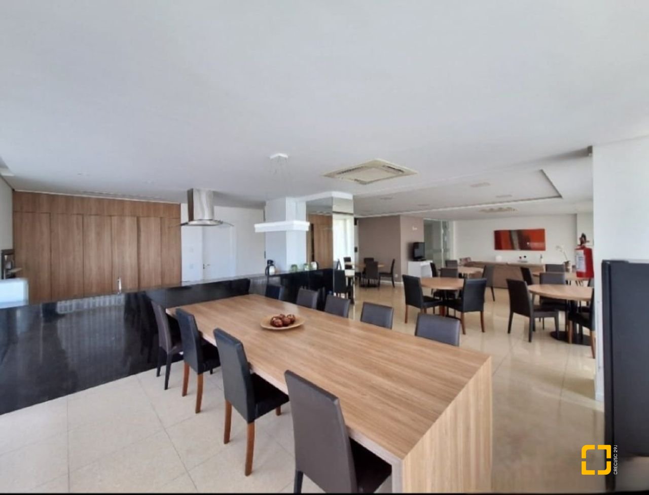 Apartamento com 94m², 4 quartos (sendo 1 suíte), 2 garagens, no bairro Capoeiras em Florianópolis
