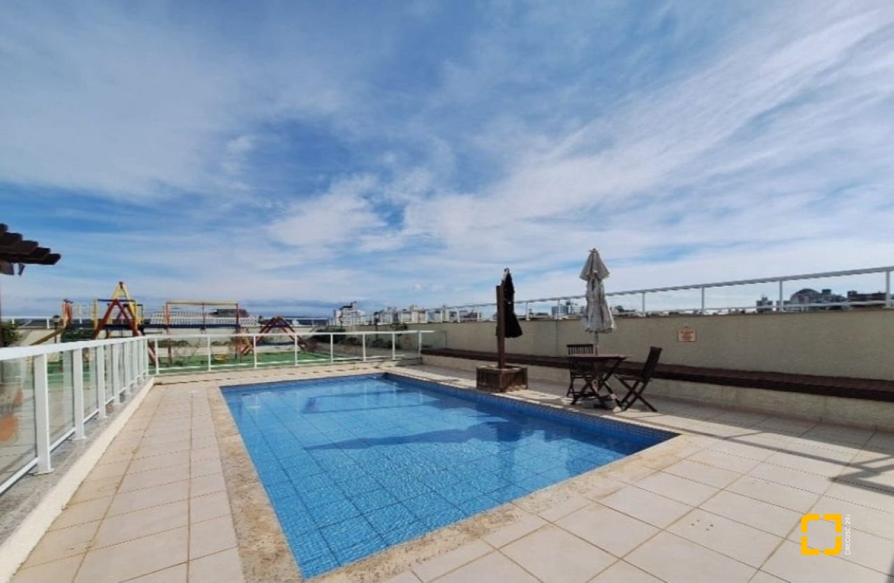 Apartamento com 94m², 4 quartos (sendo 1 suíte), 2 garagens, no bairro Capoeiras em Florianópolis