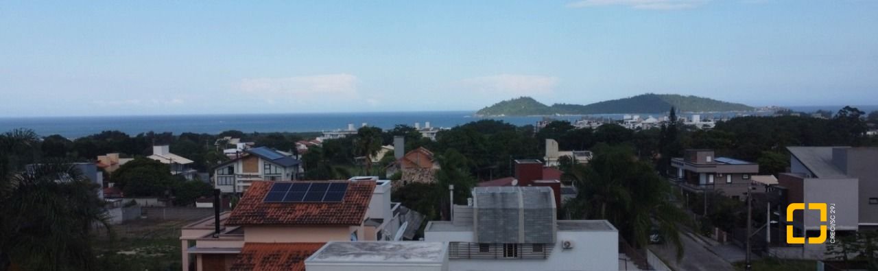 Casa com 176m², 4 quartos (sendo 1 suíte), 1 garagem, no bairro Campeche em Florianópolis