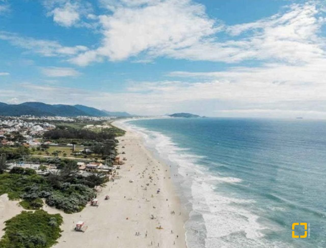 Casa com 176m², 4 quartos (sendo 1 suíte), 1 garagem, no bairro Campeche em Florianópolis