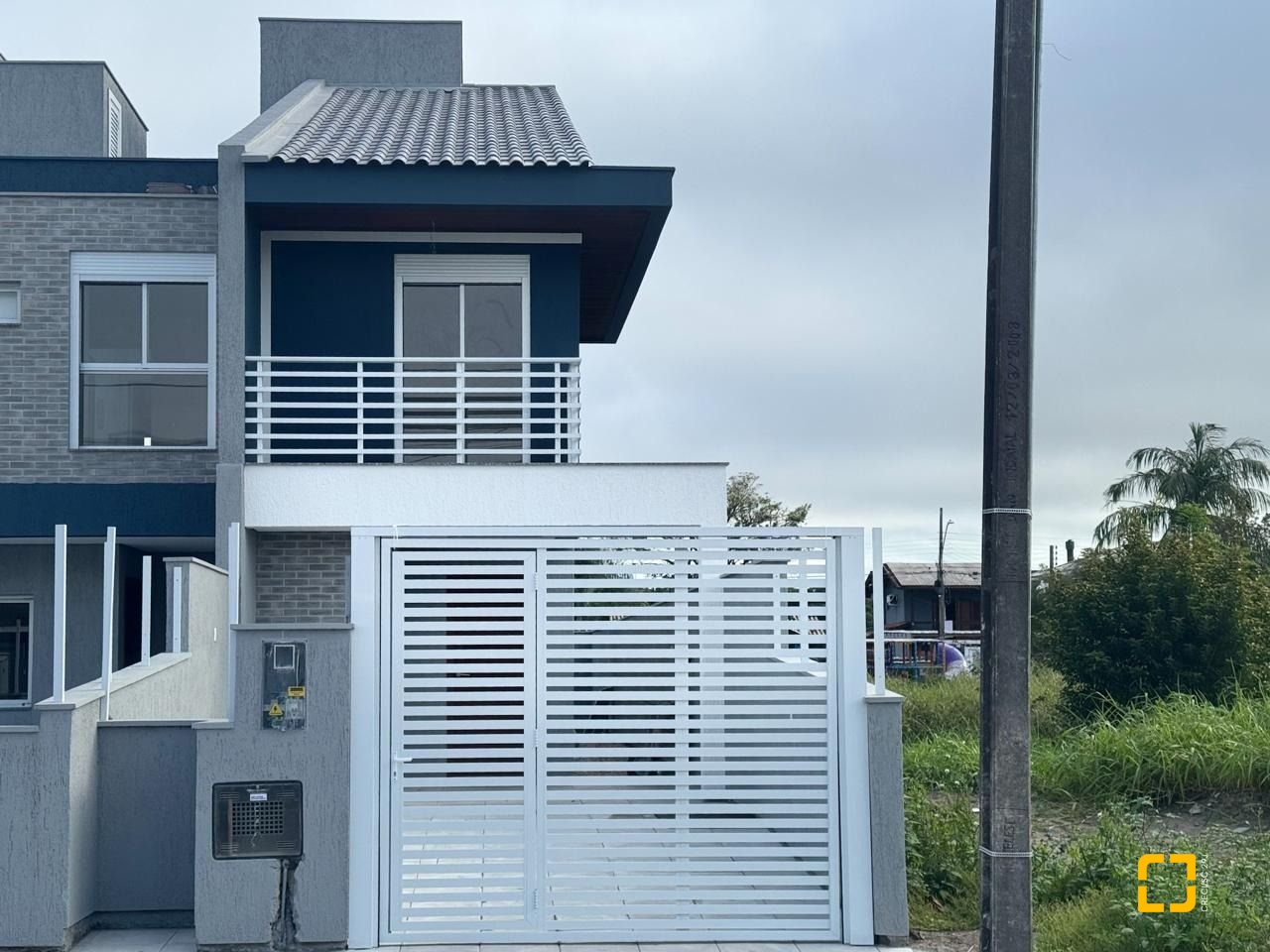 Casa com 170m², 4 quartos (sendo 1 suíte), 2 garagens, no bairro Campeche em Florianópolis