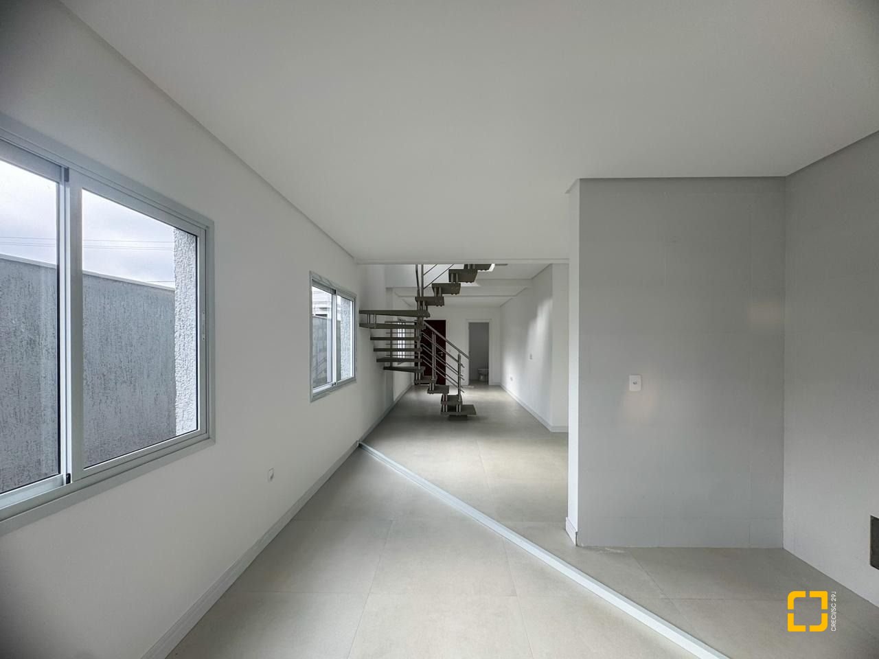 Casa com 170m², 4 quartos (sendo 1 suíte), 2 garagens, no bairro Campeche em Florianópolis