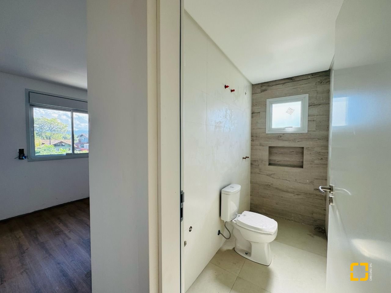 Casa com 170m², 4 quartos (sendo 1 suíte), 2 garagens, no bairro Campeche em Florianópolis