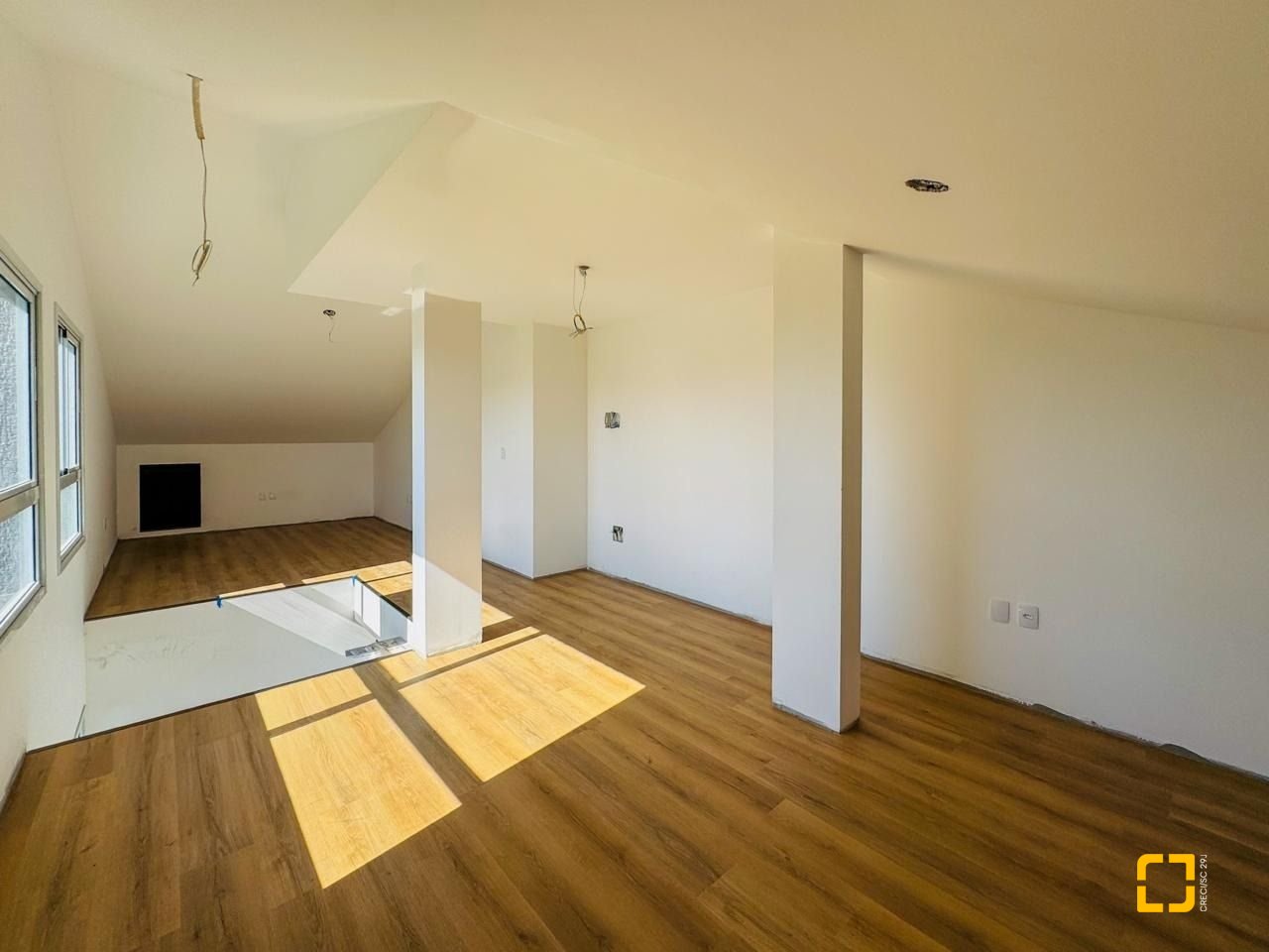 Casa com 170m², 4 quartos (sendo 1 suíte), 2 garagens, no bairro Campeche em Florianópolis