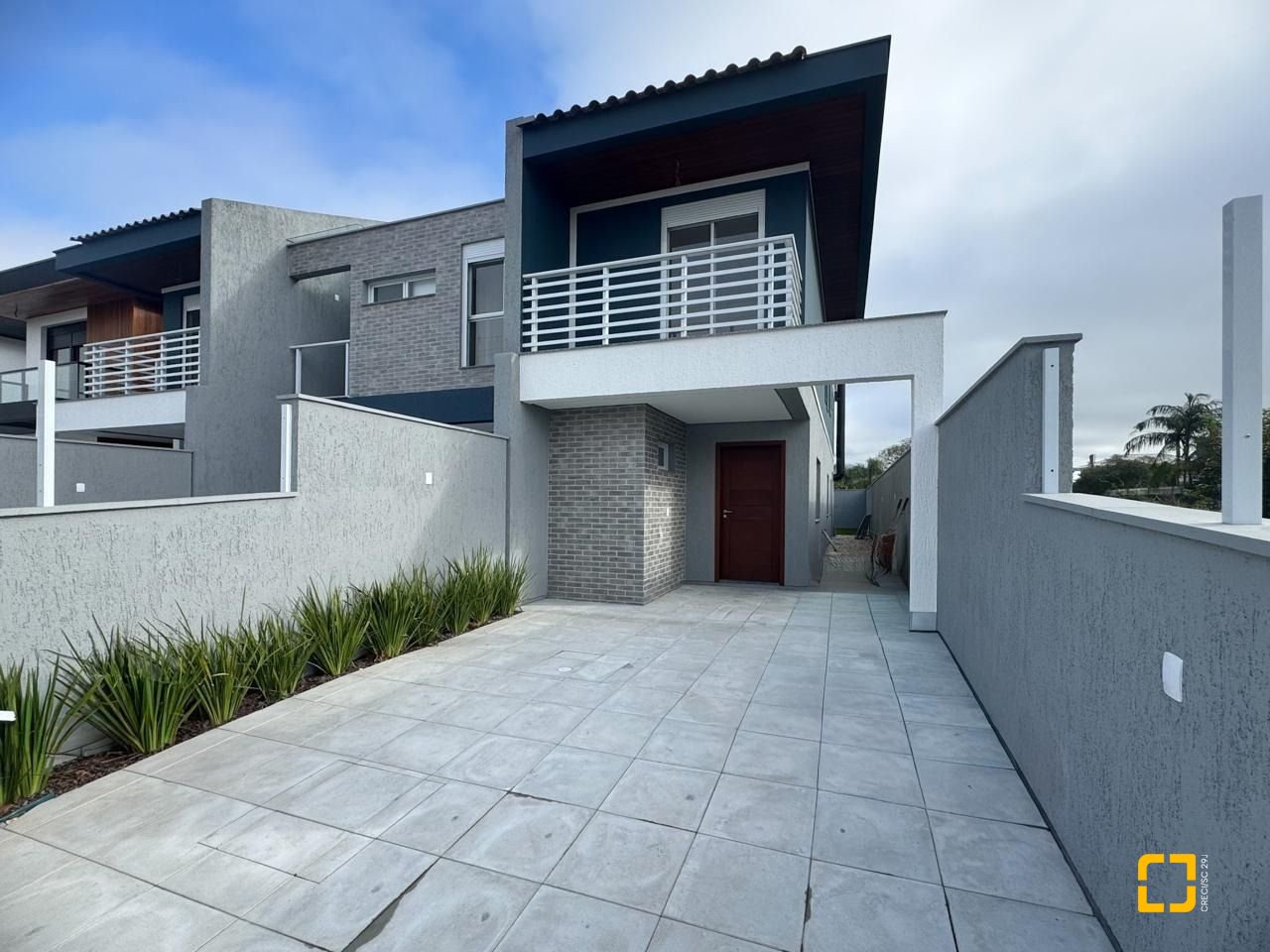 Casa com 170m², 4 quartos (sendo 1 suíte), 2 garagens, no bairro Campeche em Florianópolis