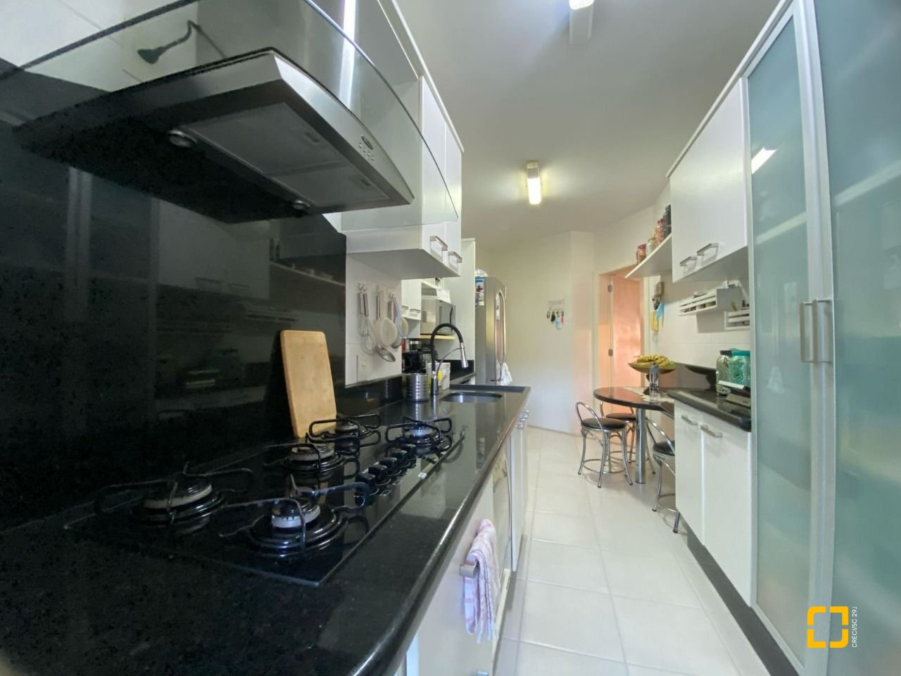 Apartamento com 128m², 6 quartos (sendo 3 suítes), 2 garagens, no bairro Jurerê Internacional em Florianópolis