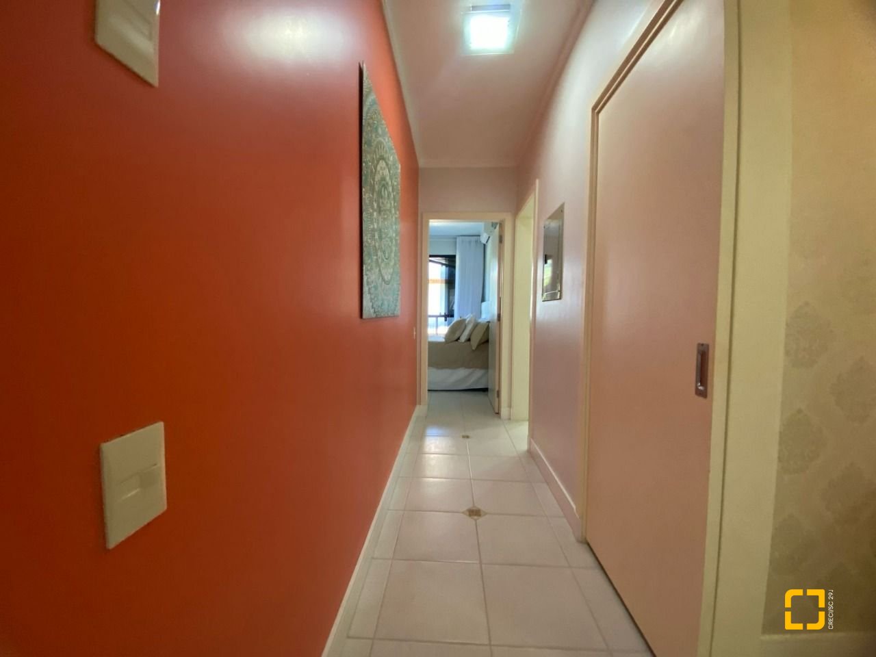 Apartamento com 128m², 6 quartos (sendo 3 suítes), 2 garagens, no bairro Jurerê Internacional em Florianópolis