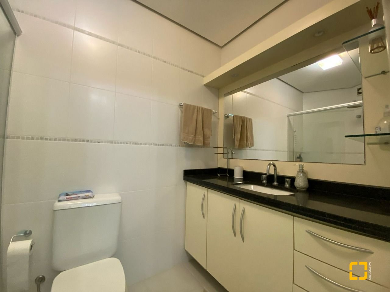 Apartamento com 128m², 6 quartos (sendo 3 suítes), 2 garagens, no bairro Jurerê Internacional em Florianópolis