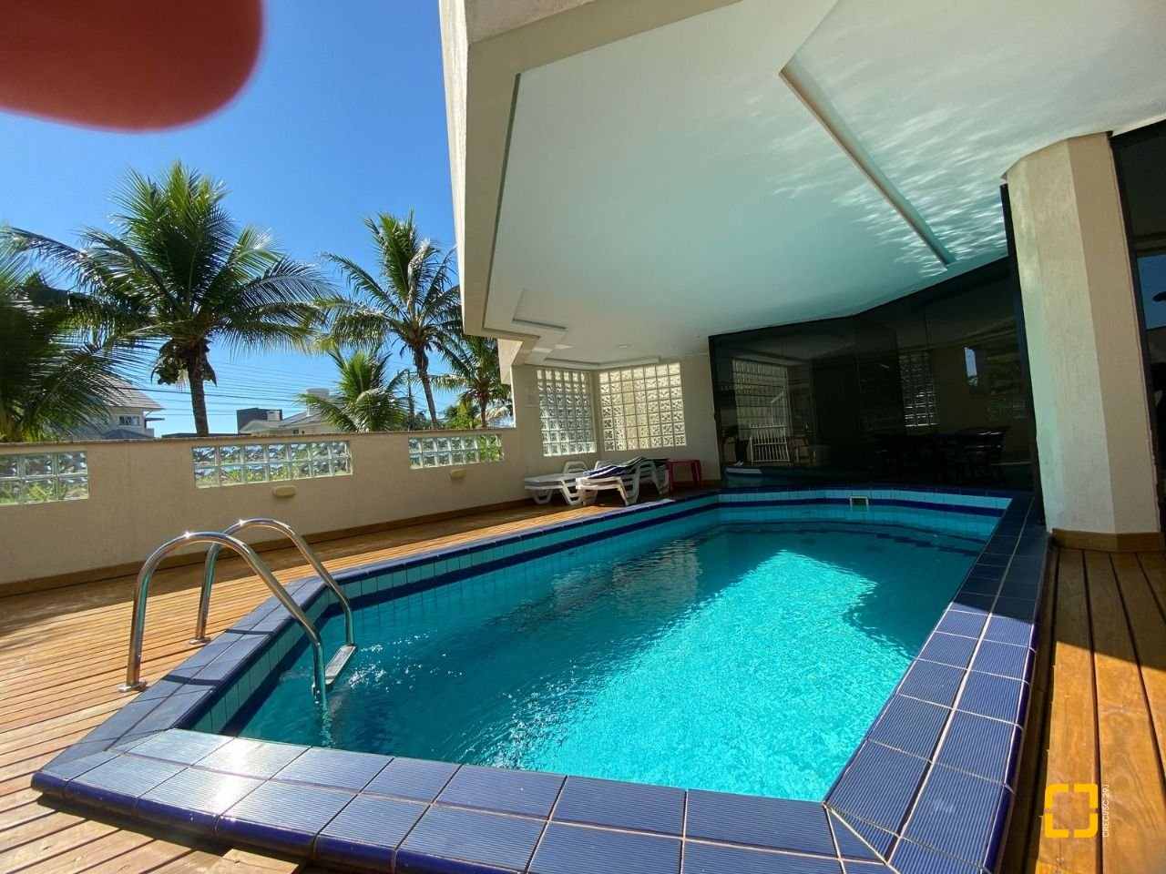 Apartamento com 128m², 6 quartos (sendo 3 suítes), 2 garagens, no bairro Jurerê Internacional em Florianópolis