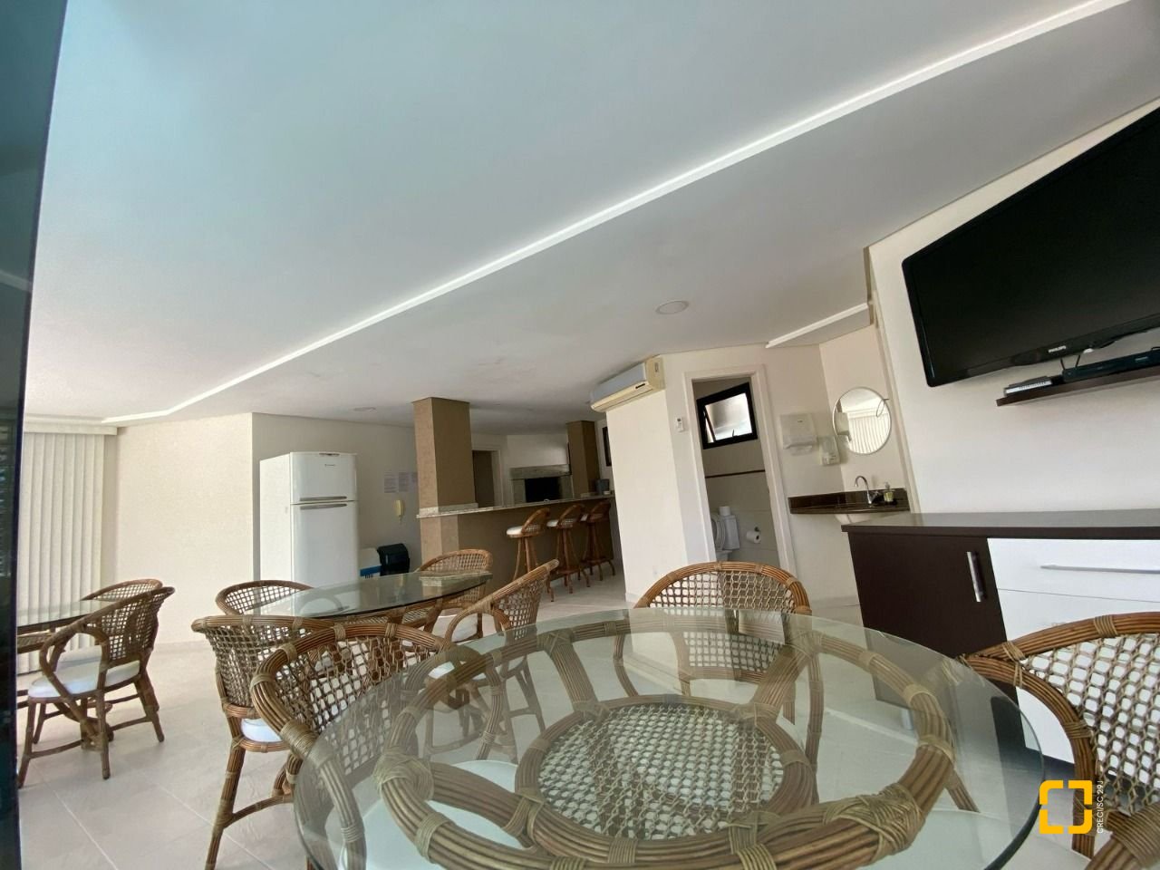 Apartamento com 128m², 6 quartos (sendo 3 suítes), 2 garagens, no bairro Jurerê Internacional em Florianópolis