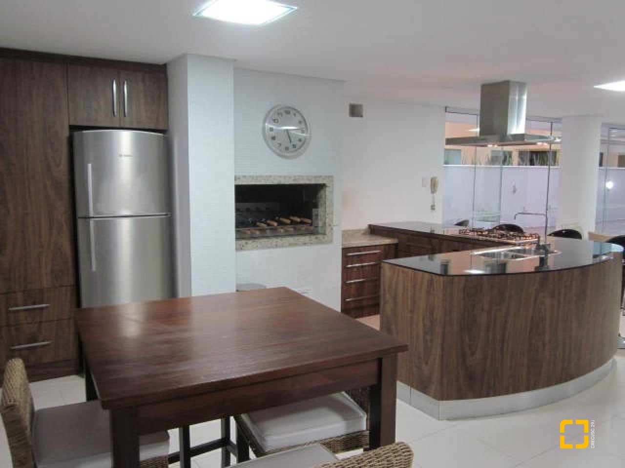 Apartamento com 115m², 6 quartos (sendo 3 suítes), 2 garagens, no bairro Jurerê Internacional em Florianópolis