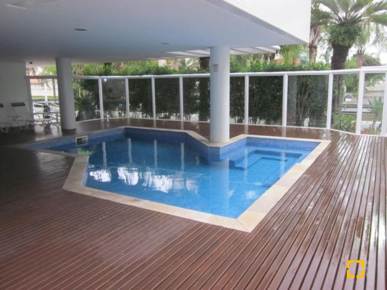 Apartamento com 115m², 6 quartos (sendo 3 suítes), 2 garagens, no bairro Jurerê Internacional em Florianópolis