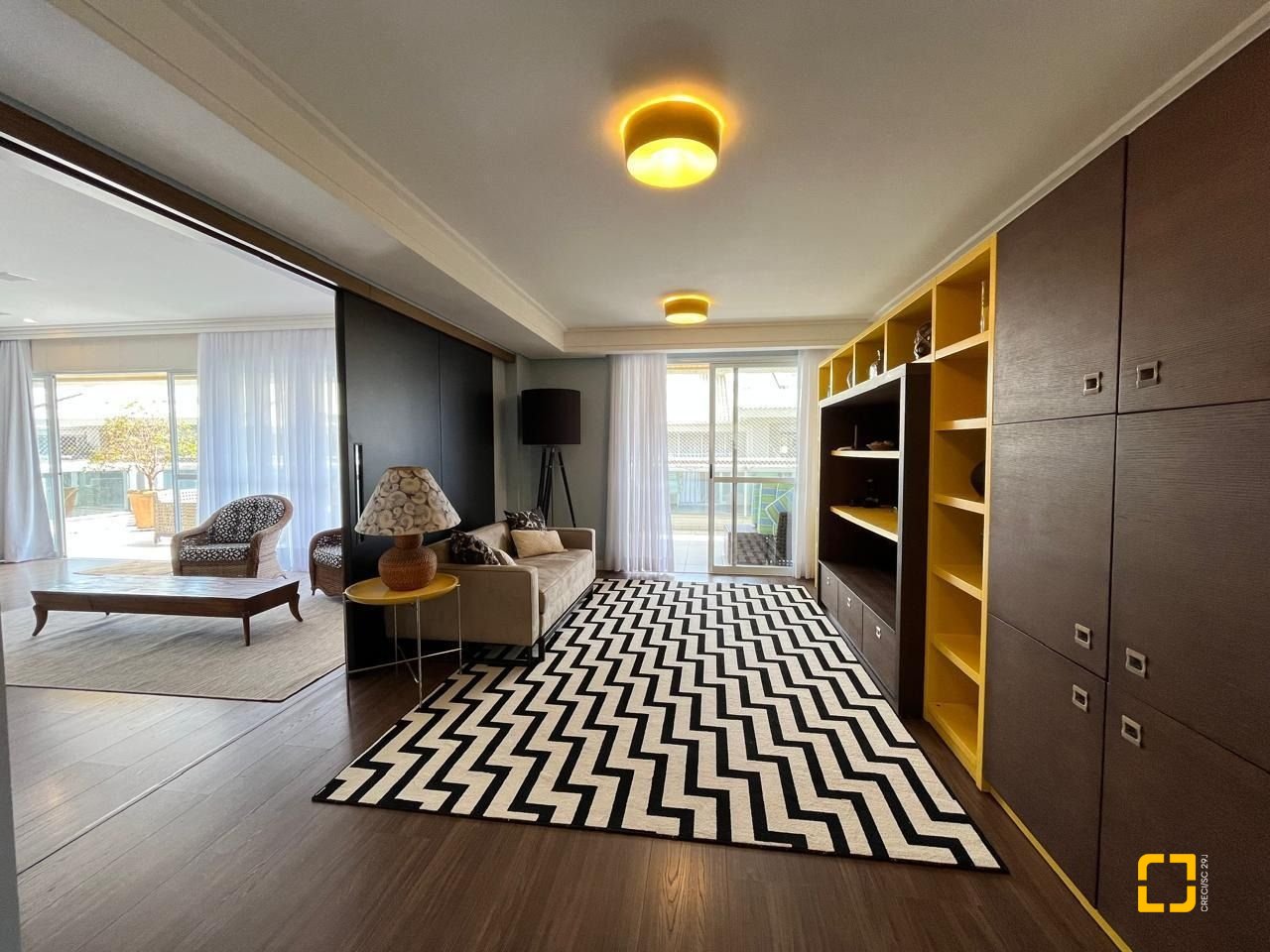 Cobertura com 209m², 8 quartos (sendo 4 suítes), 3 garagens, no bairro Cachoeira do Bom Jesus em Florianópolis