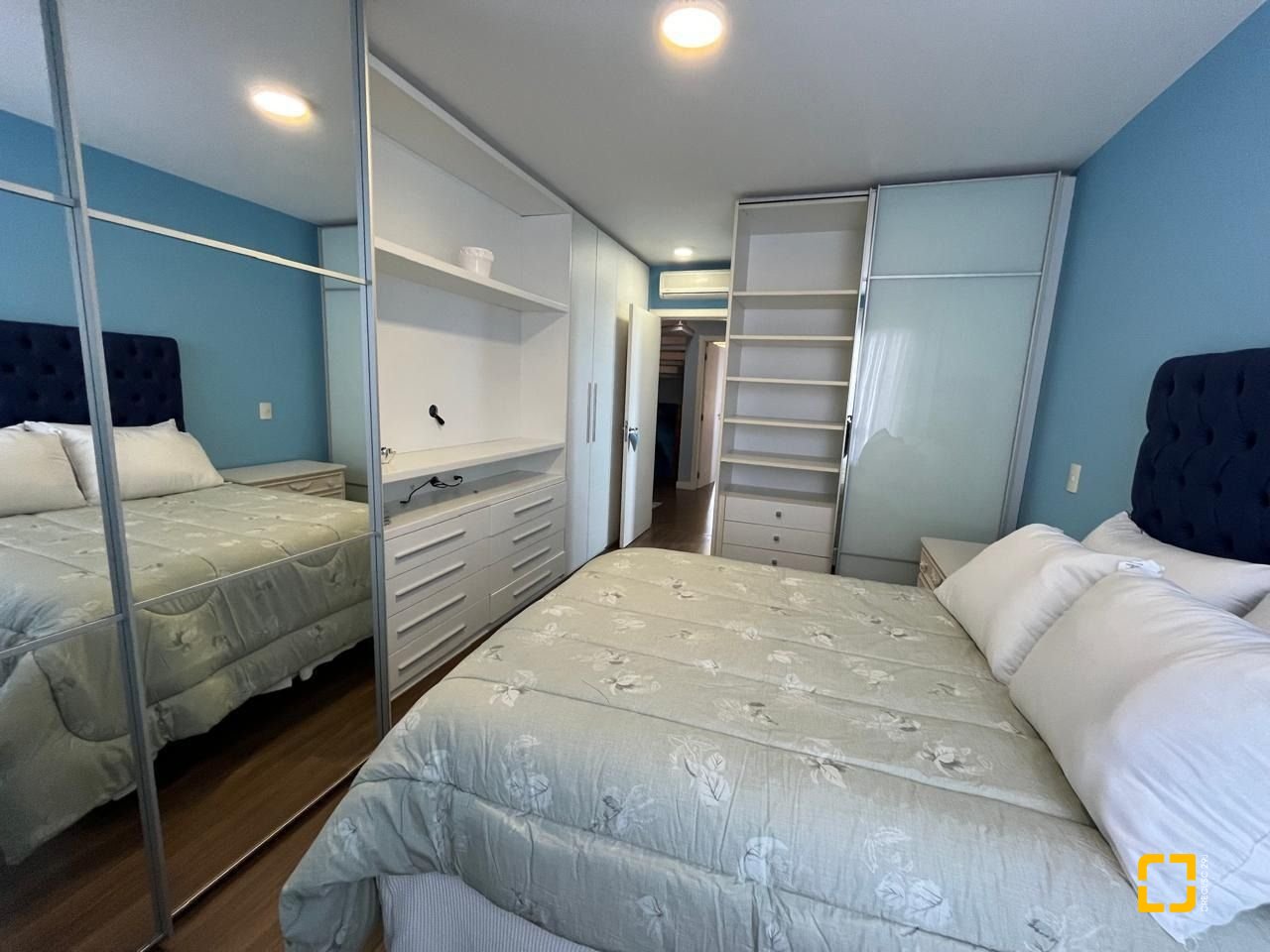 Cobertura com 209m², 8 quartos (sendo 4 suítes), 3 garagens, no bairro Cachoeira do Bom Jesus em Florianópolis