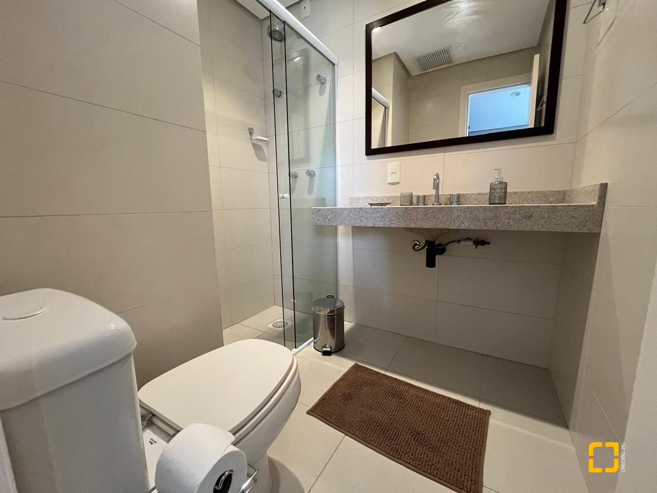 Cobertura com 209m², 8 quartos (sendo 4 suítes), 3 garagens, no bairro Cachoeira do Bom Jesus em Florianópolis