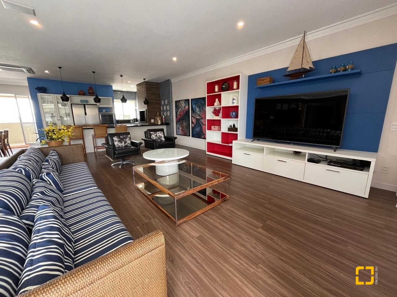Cobertura com 209m², 8 quartos (sendo 4 suítes), 3 garagens, no bairro Cachoeira do Bom Jesus em Florianópolis