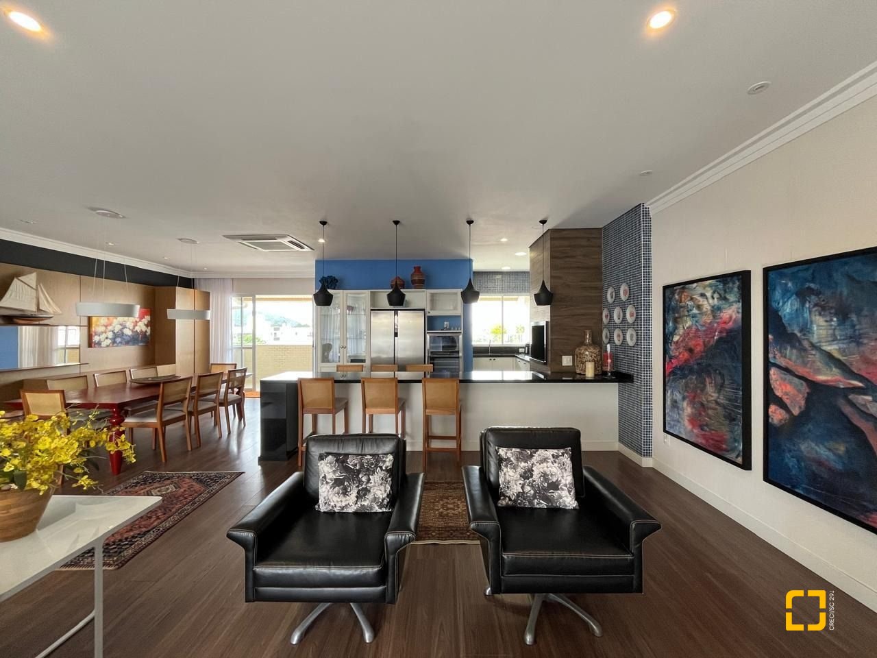 Cobertura com 209m², 4 quartos (sendo 4 suítes), 3 garagens, no bairro Cachoeira do Bom Jesus em Florianópolis