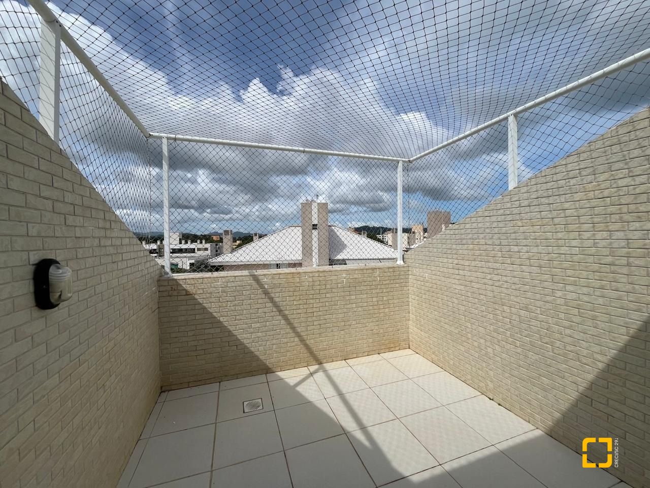 Cobertura com 209m², 4 quartos (sendo 4 suítes), 3 garagens, no bairro Cachoeira do Bom Jesus em Florianópolis