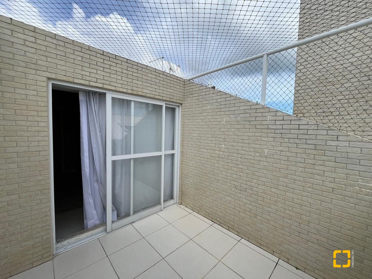 Cobertura com 209m², 4 quartos (sendo 4 suítes), 3 garagens, no bairro Cachoeira do Bom Jesus em Florianópolis