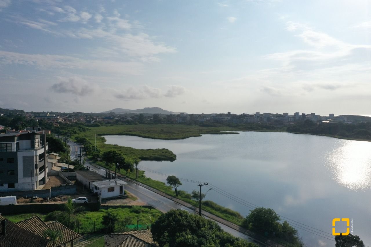 Casa com 157m², 4 quartos (sendo 1 suíte), 2 garagens, no bairro Rio Tavares Central em Florianópolis