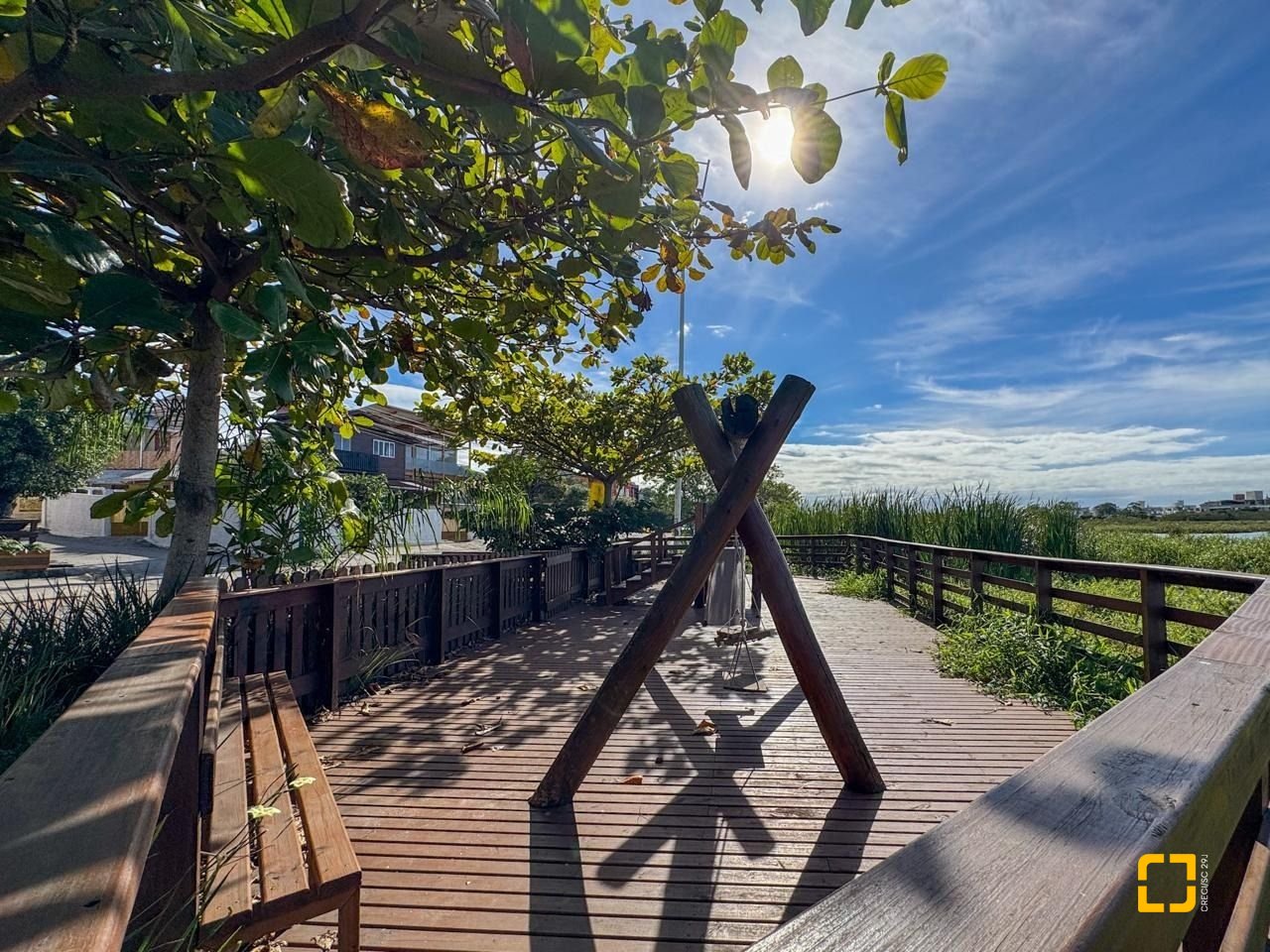 Casa com 157m², 4 quartos (sendo 1 suíte), 2 garagens, no bairro Rio Tavares Central em Florianópolis