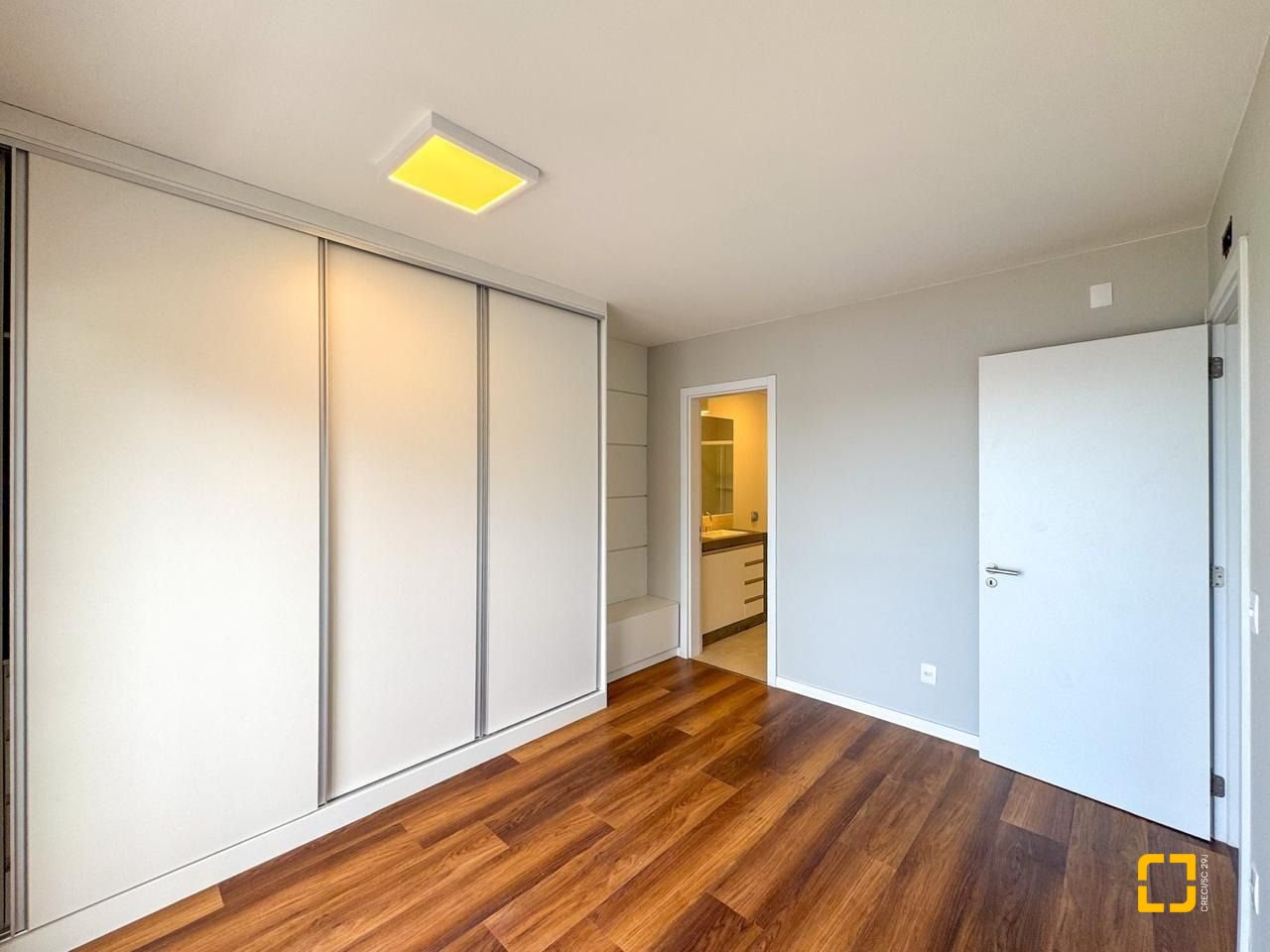 Casa com 157m², 3 quartos (sendo 1 suíte), 2 garagens, no bairro Rio Tavares Central em Florianópolis