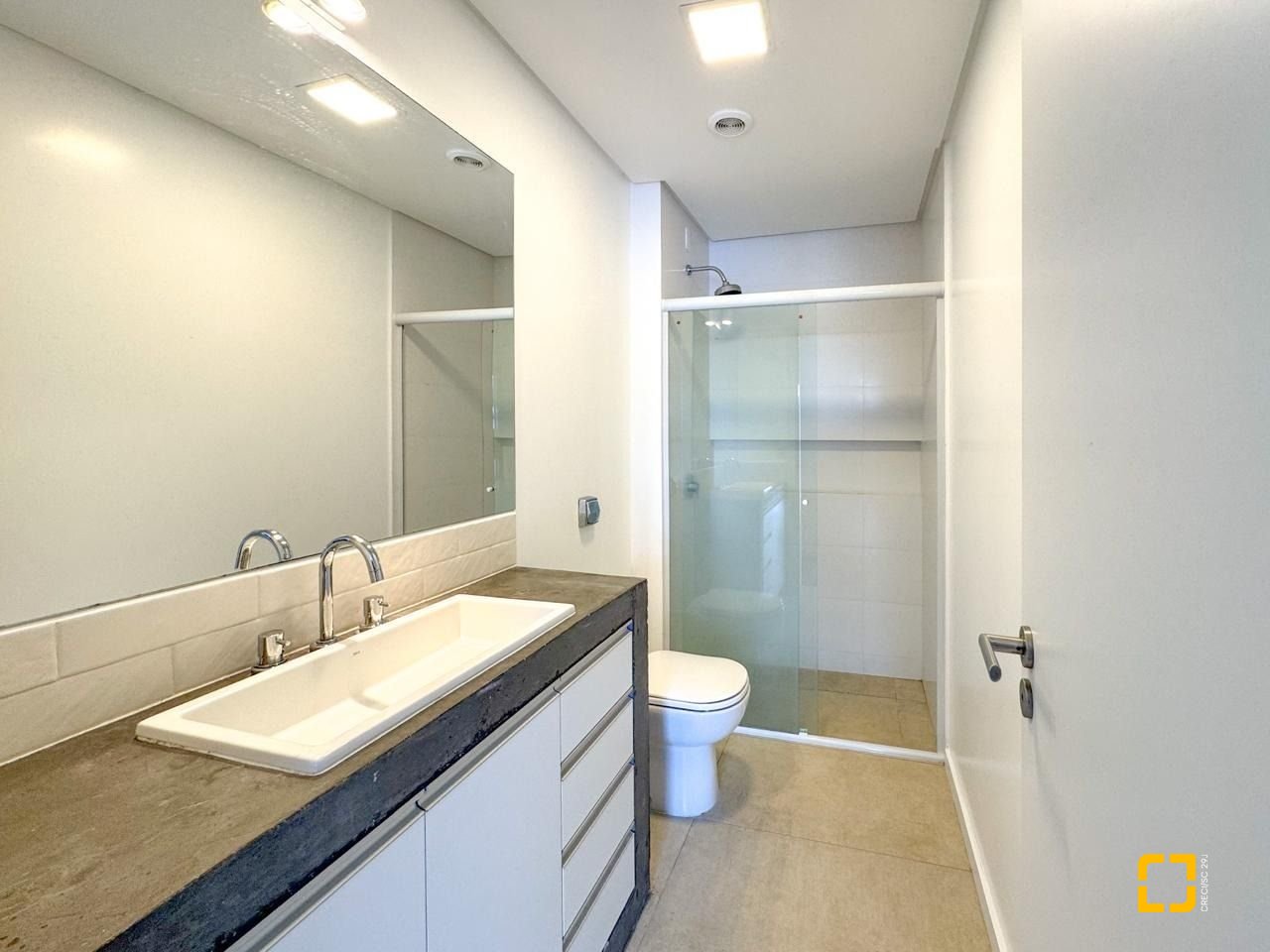 Casa com 157m², 3 quartos (sendo 1 suíte), 2 garagens, no bairro Rio Tavares Central em Florianópolis