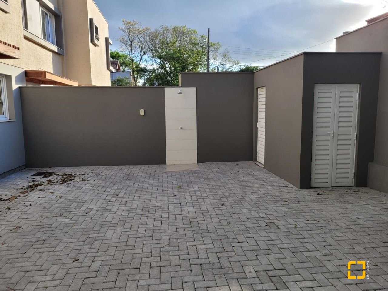 Casa com 157m², 3 quartos (sendo 1 suíte), 2 garagens, no bairro Rio Tavares Central em Florianópolis