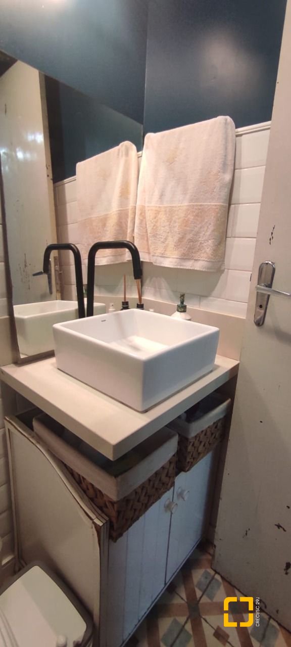 Apartamento com 83m², 2 quartos, 1 garagem, no bairro Canasvieiras em Florianópolis