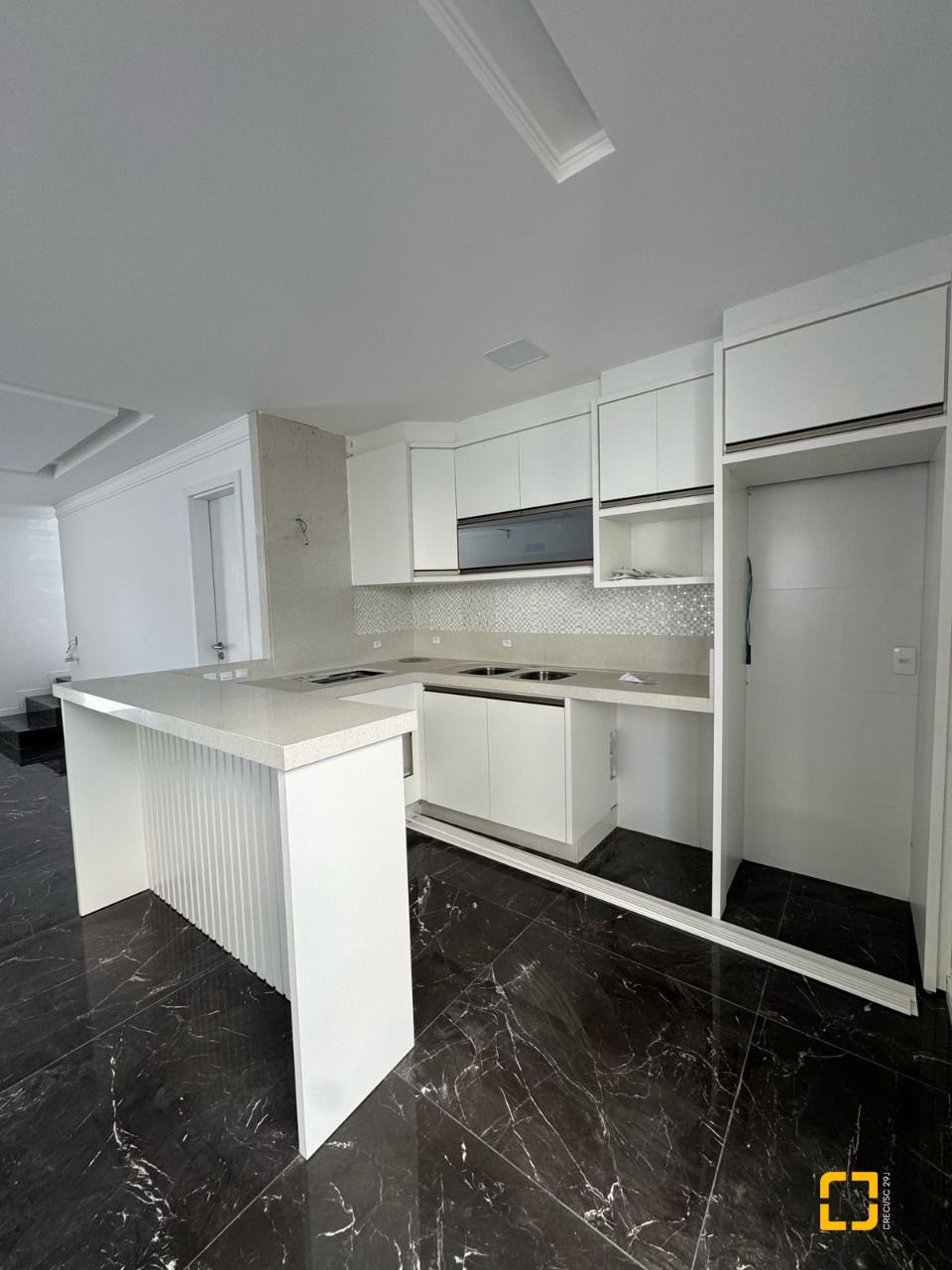 Casa com 150m², 6 quartos (sendo 3 suítes), 2 garagens, no bairro Ingleses em Florianópolis
