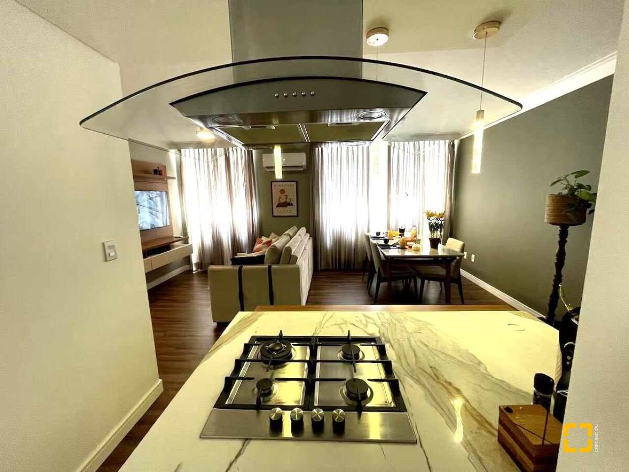 Apartamento com 77m², 3 quartos (sendo 1 suíte), 1 garagem, no bairro Agronômica em Florianópolis