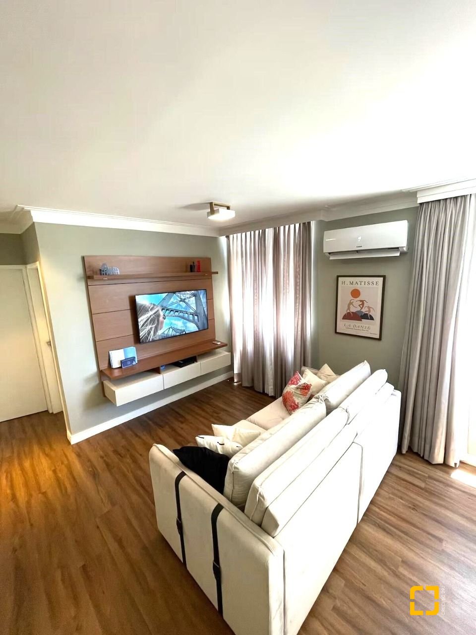 Apartamento com 77m², 3 quartos (sendo 1 suíte), 1 garagem, no bairro Agronômica em Florianópolis