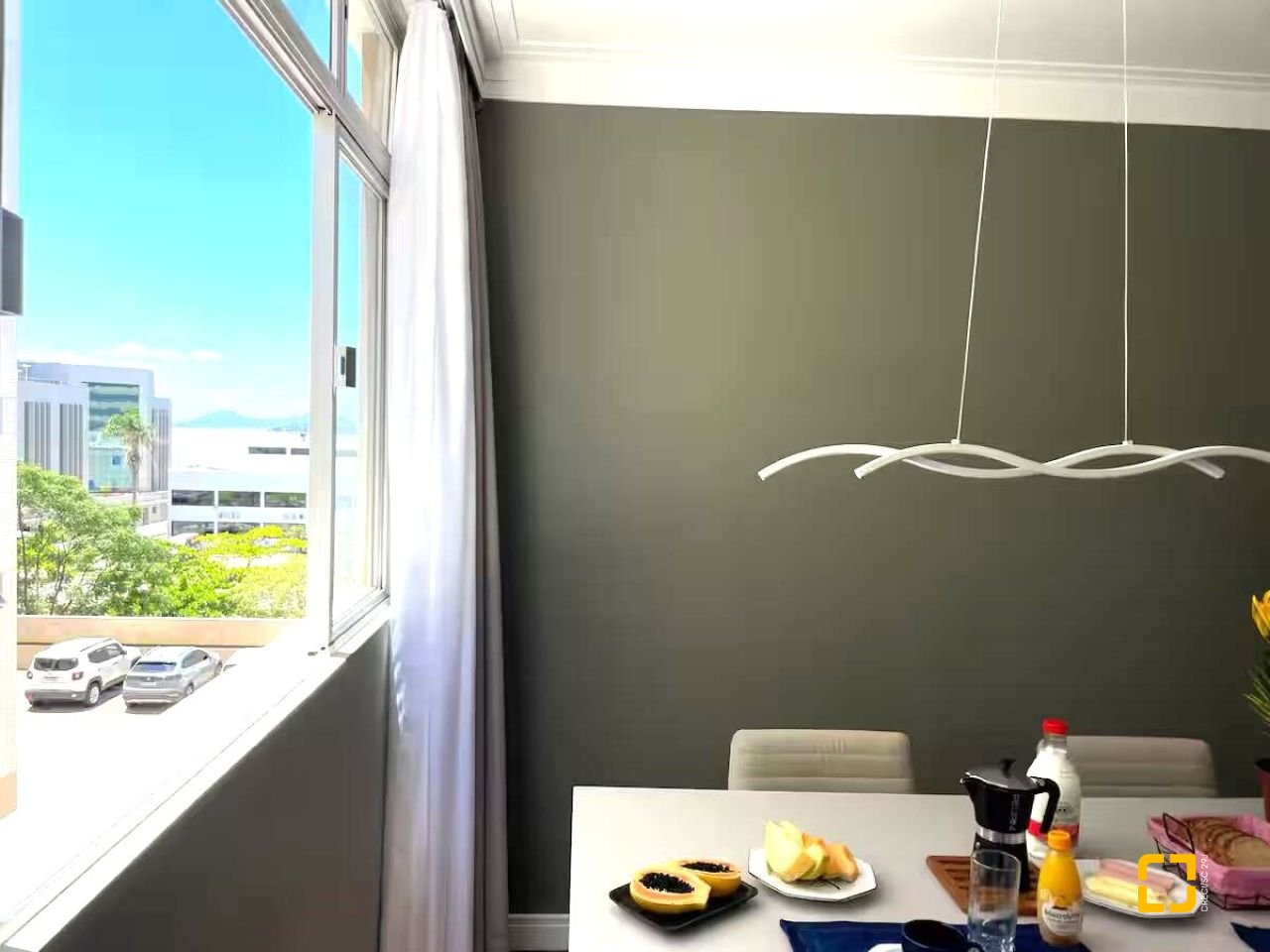 Apartamento com 77m², 3 quartos (sendo 1 suíte), 1 garagem, no bairro Agronômica em Florianópolis