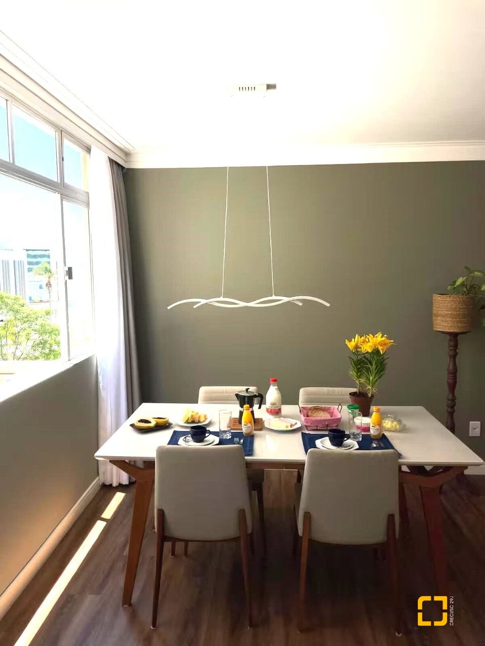 Apartamento com 77m², 3 quartos (sendo 1 suíte), 1 garagem, no bairro Agronômica em Florianópolis