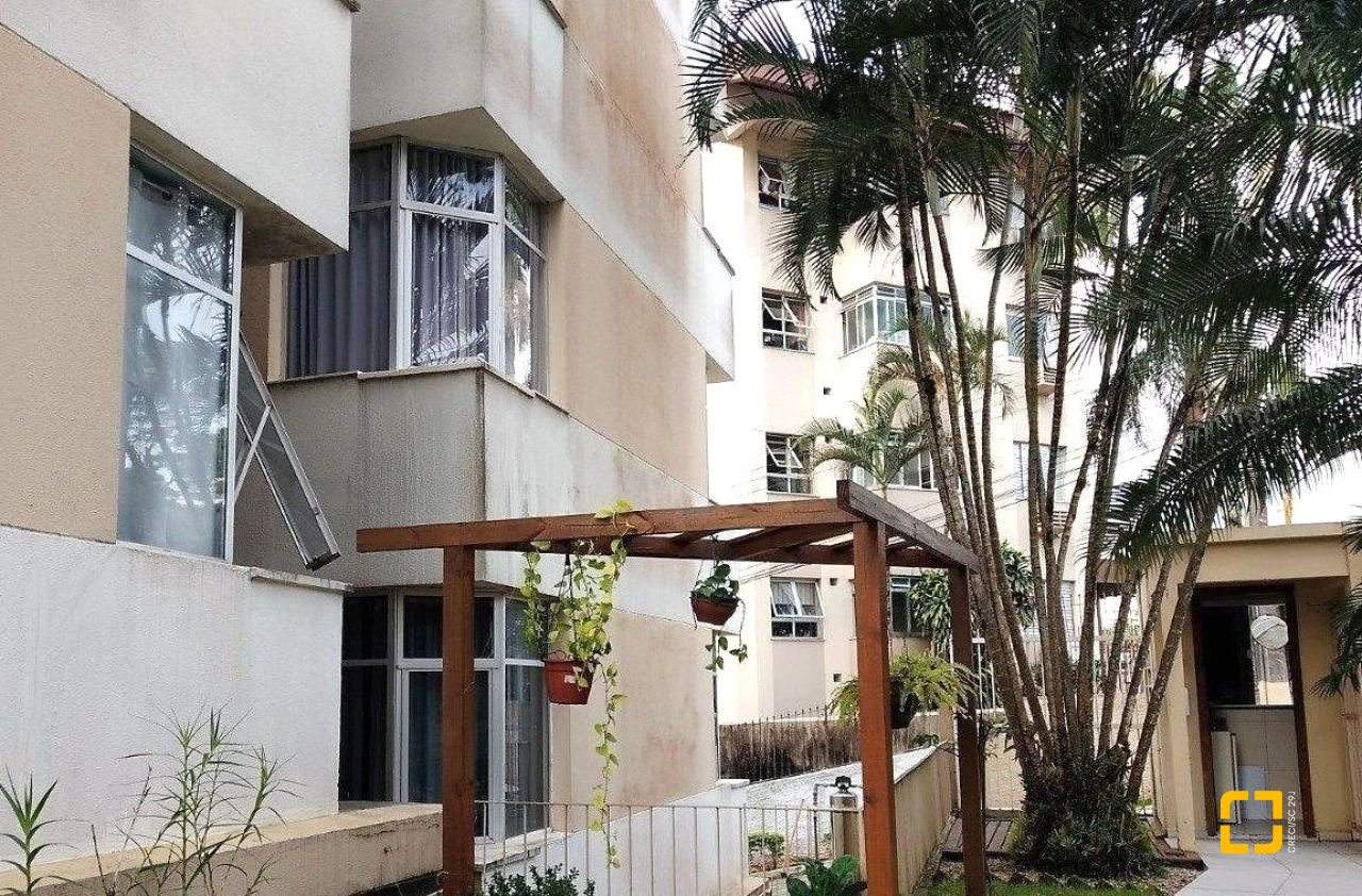 Apartamento com 77m², 3 quartos (sendo 1 suíte), 1 garagem, no bairro Agronômica em Florianópolis