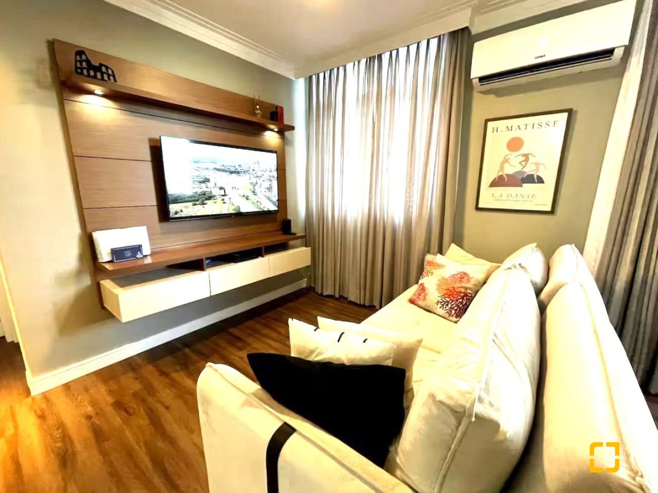 Apartamento com 77m², 3 quartos (sendo 1 suíte), 1 garagem, no bairro Agronômica em Florianópolis
