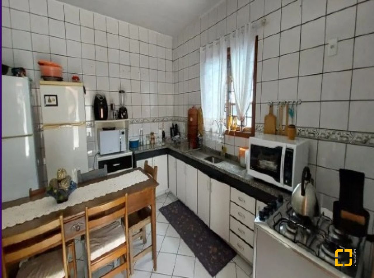Casa com 144m², 5 quartos (sendo 1 suíte), 2 garagens, no bairro Ingleses em Florianópolis