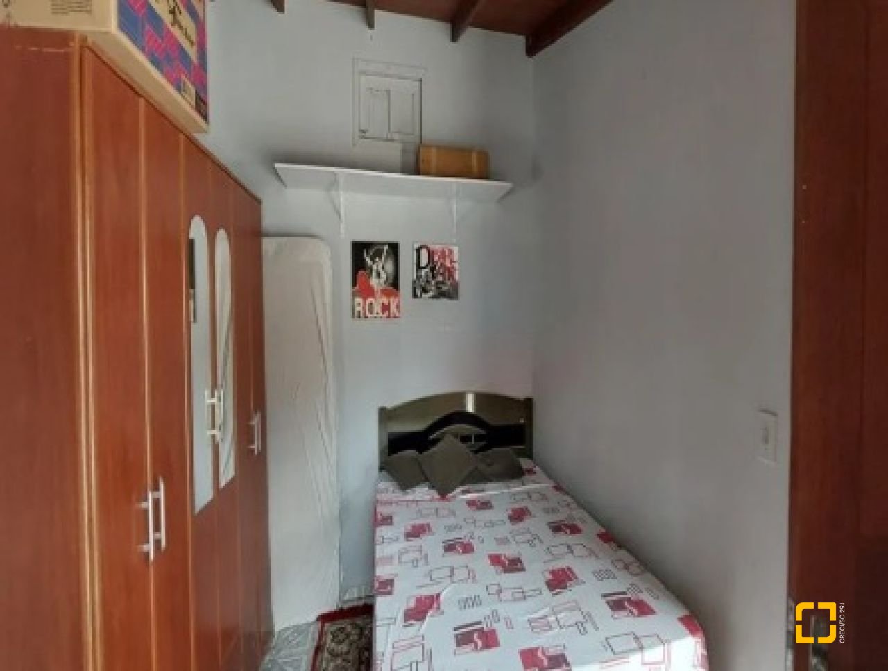 Casa com 144m², 5 quartos (sendo 1 suíte), 2 garagens, no bairro Ingleses em Florianópolis