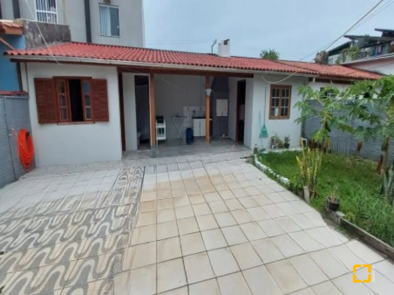 Casa com 144m², 5 quartos (sendo 1 suíte), 2 garagens, no bairro Ingleses em Florianópolis