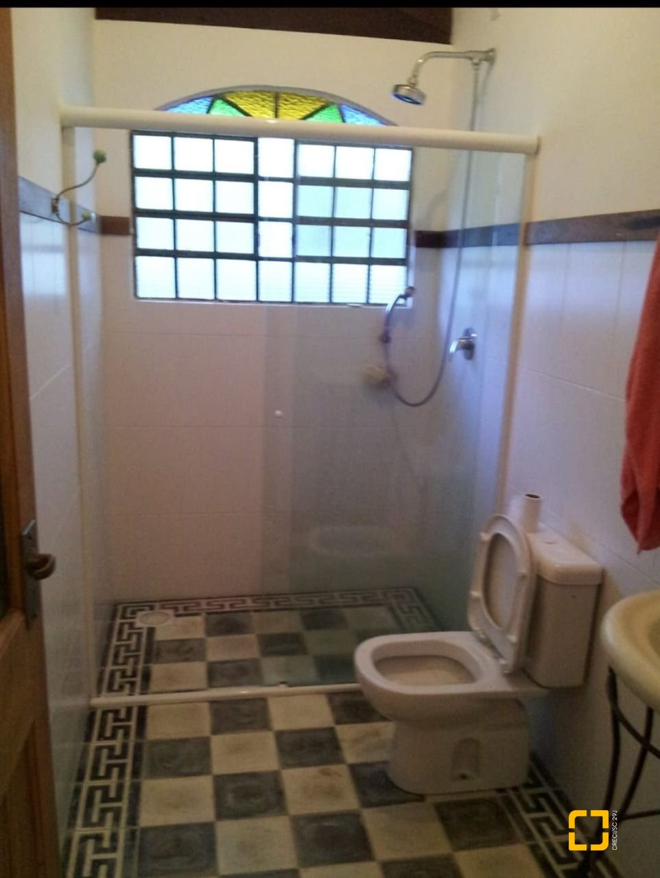 Casa com 270m², 3 quartos (sendo 1 suíte), 2 garagens, no bairro Lagoa da Conceição em Florianópolis