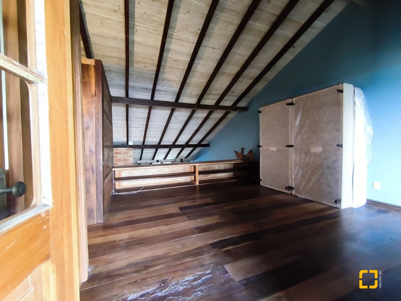 Casa com 270m², 3 quartos (sendo 1 suíte), 2 garagens, no bairro Lagoa da Conceição em Florianópolis
