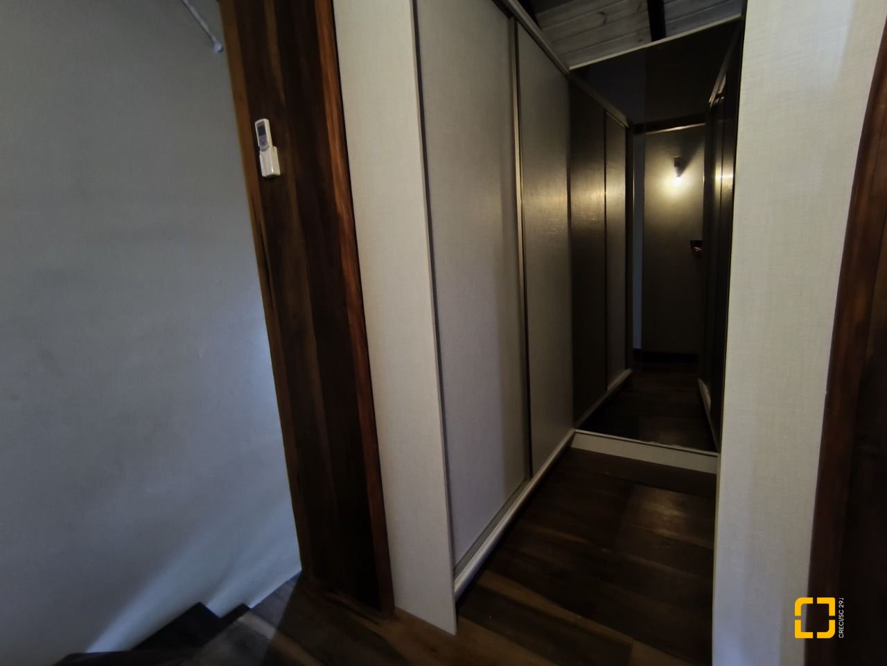 Casa com 270m², 3 quartos (sendo 1 suíte), 2 garagens, no bairro Lagoa da Conceição em Florianópolis