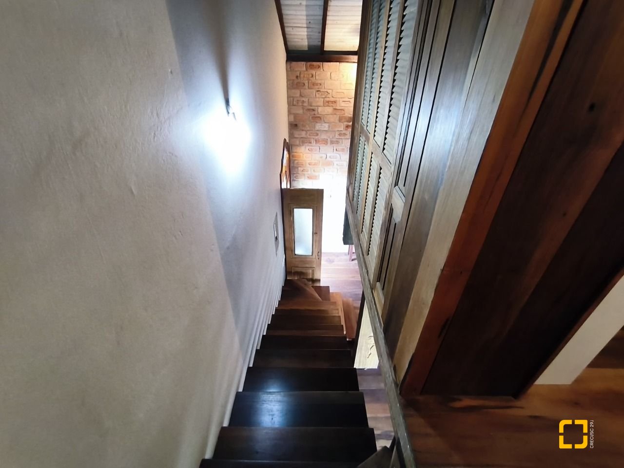 Casa com 270m², 3 quartos (sendo 1 suíte), 2 garagens, no bairro Lagoa da Conceição em Florianópolis