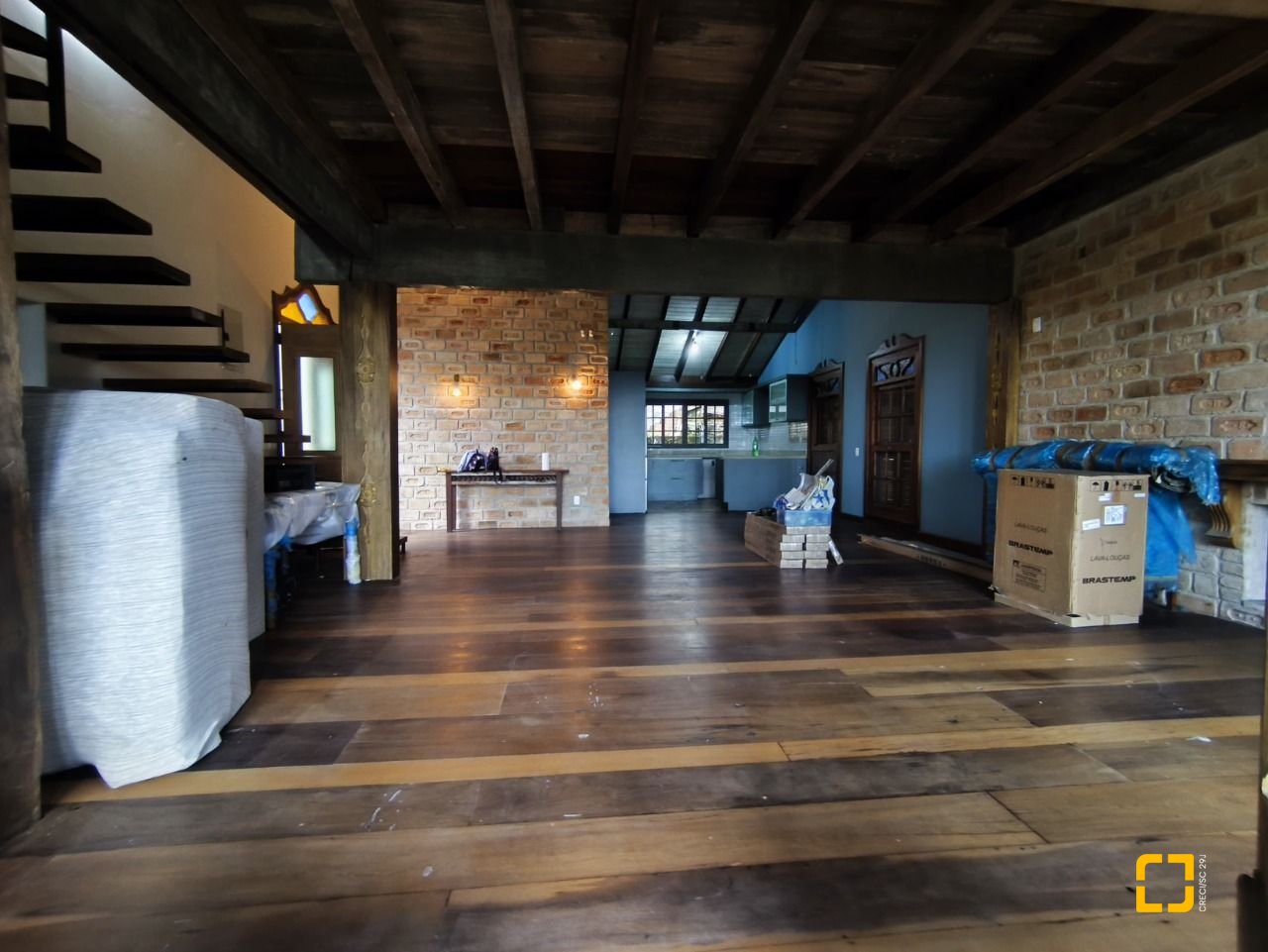 Casa com 270m², 3 quartos (sendo 1 suíte), 2 garagens, no bairro Lagoa da Conceição em Florianópolis