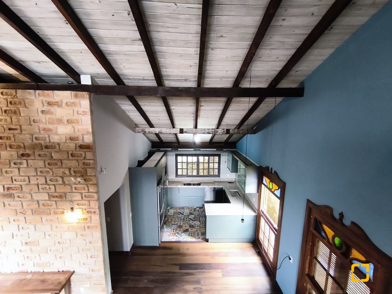 Casa com 270m², 3 quartos (sendo 1 suíte), 2 garagens, no bairro Lagoa da Conceição em Florianópolis